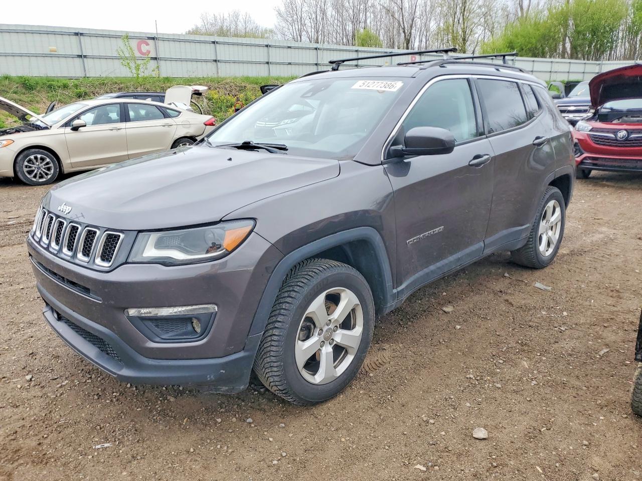 Salvage Jeep Compass Image