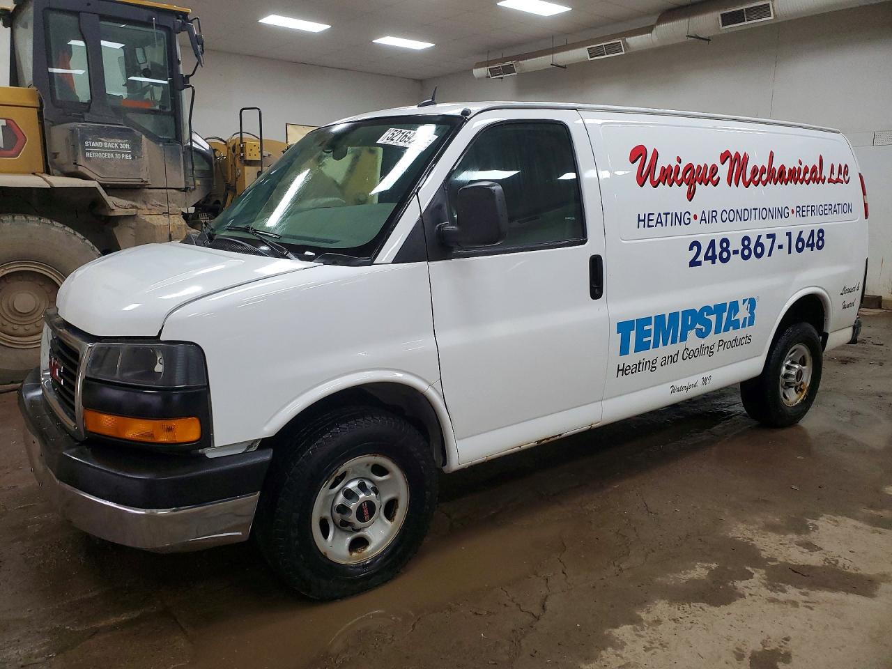 Salvage GMC Savana Image