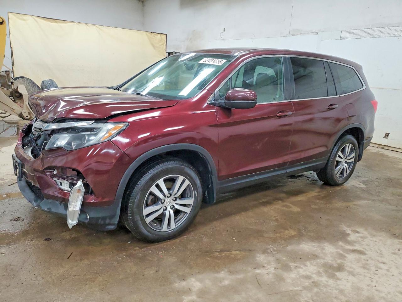 Salvage Honda Pilot Image