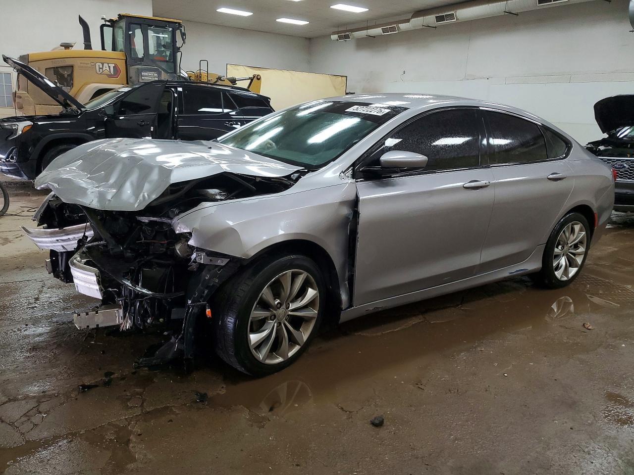 Salvage Chrysler 200 Image