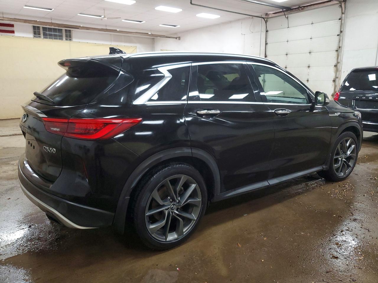 INFINITI Qx Essential