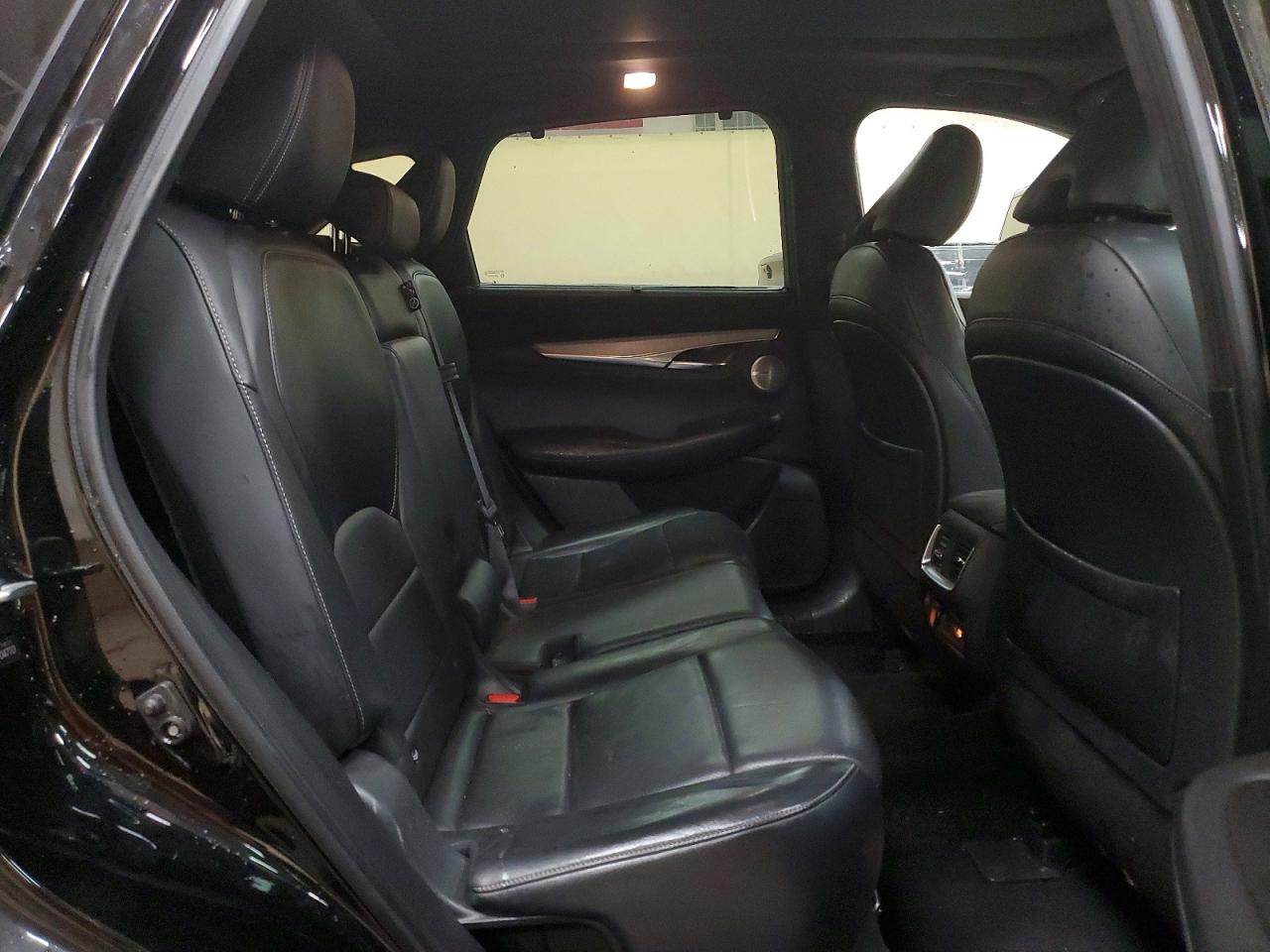 INFINITI Qx Essential