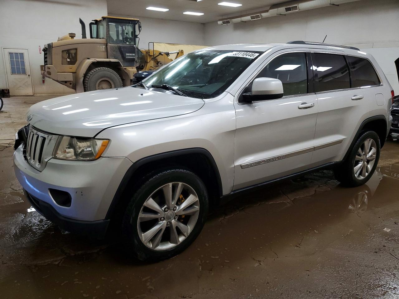 Salvage Jeep Grand Cherokee Image