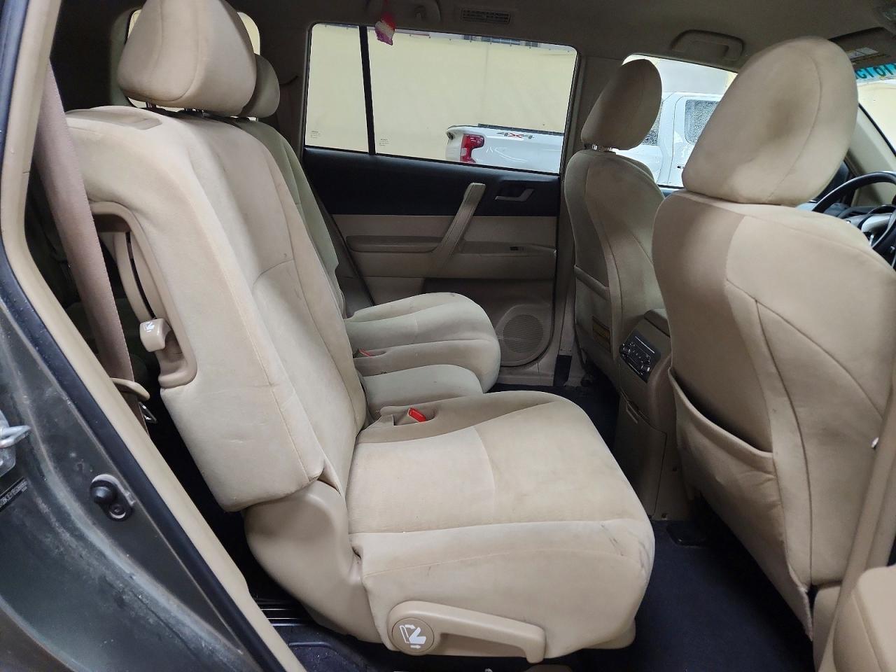 Toyota Highlander Base