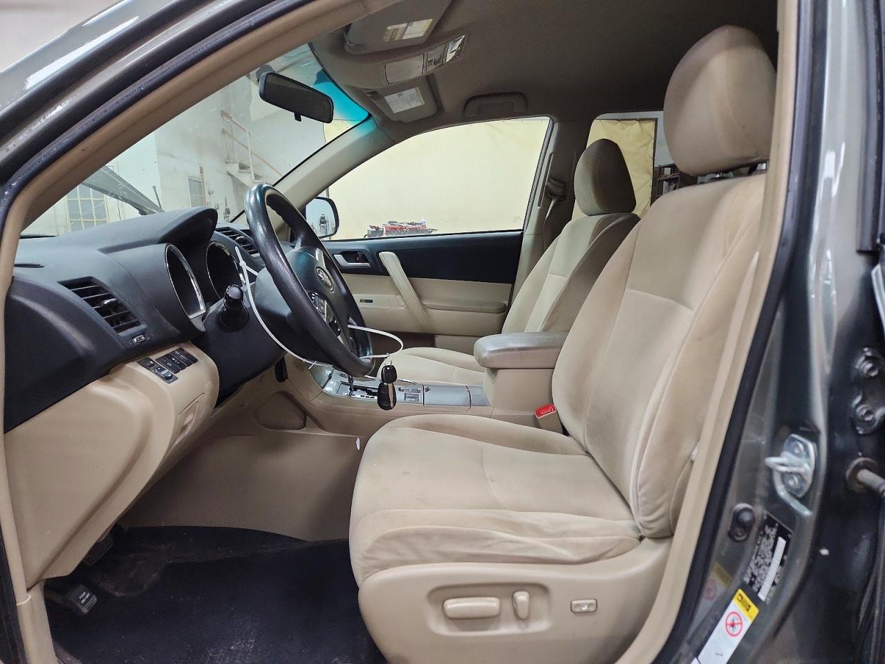 Toyota Highlander Base