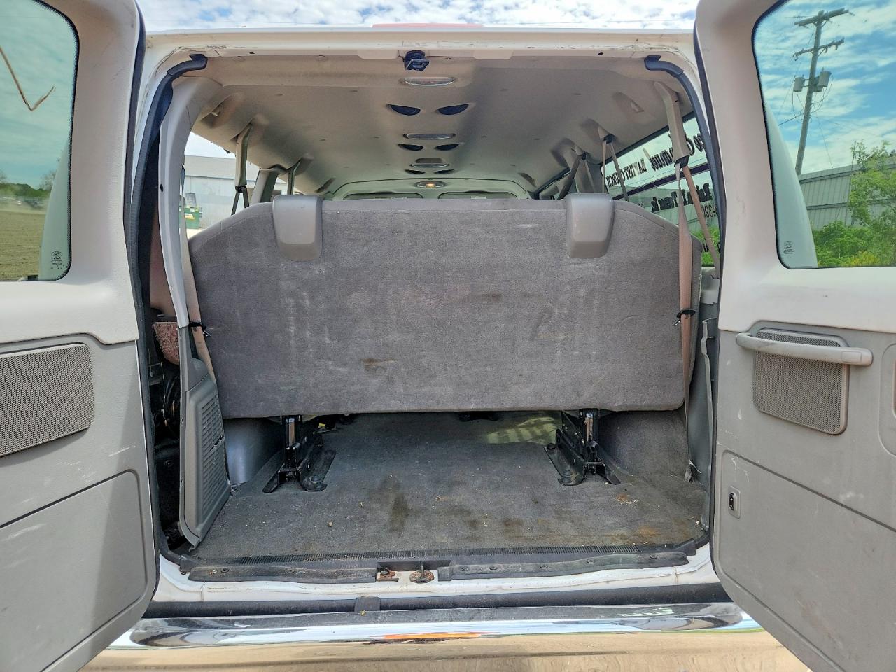 Ford Econoline E350 Super Duty Wagon