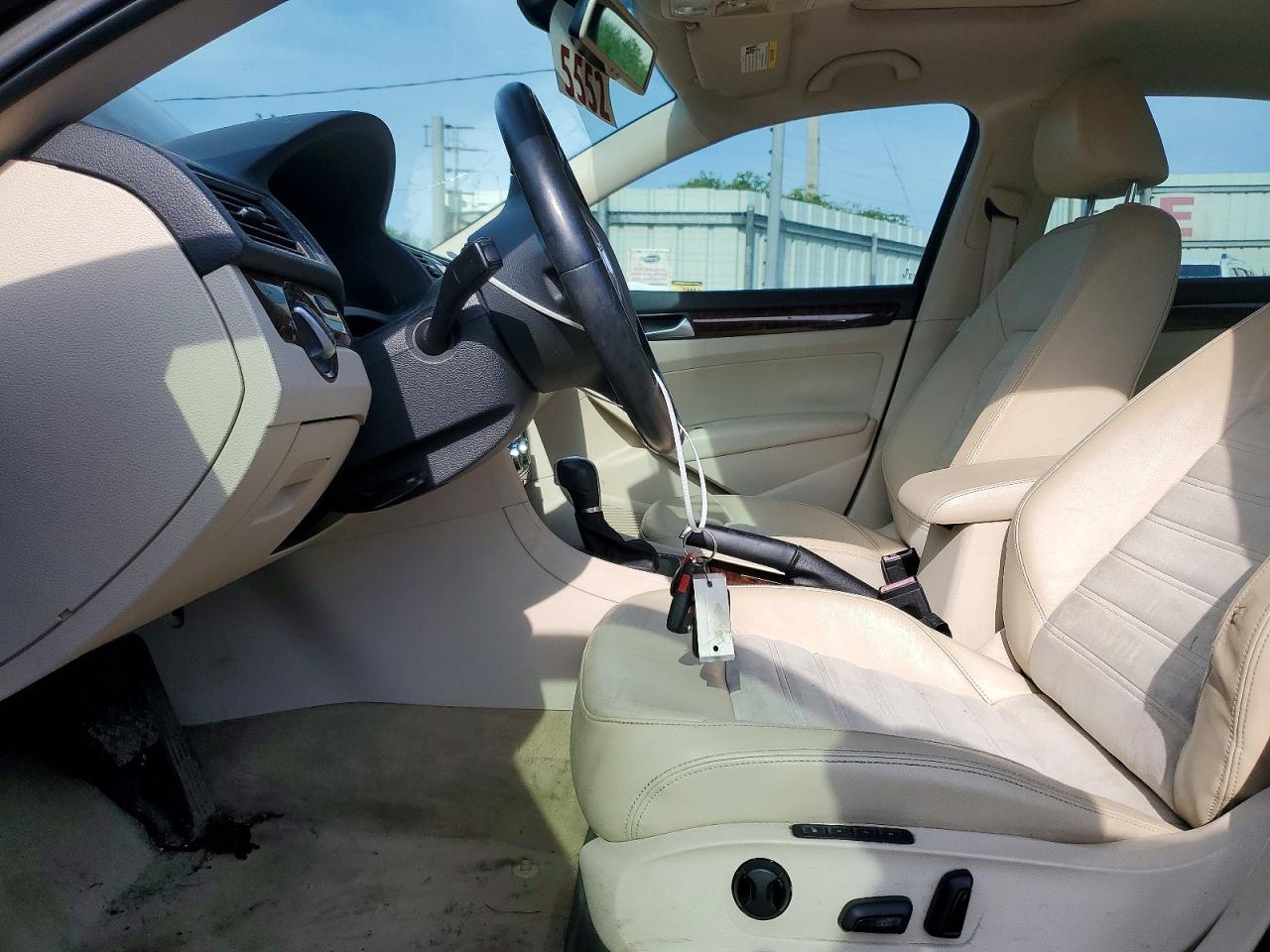 Volkswagen Passat Sel