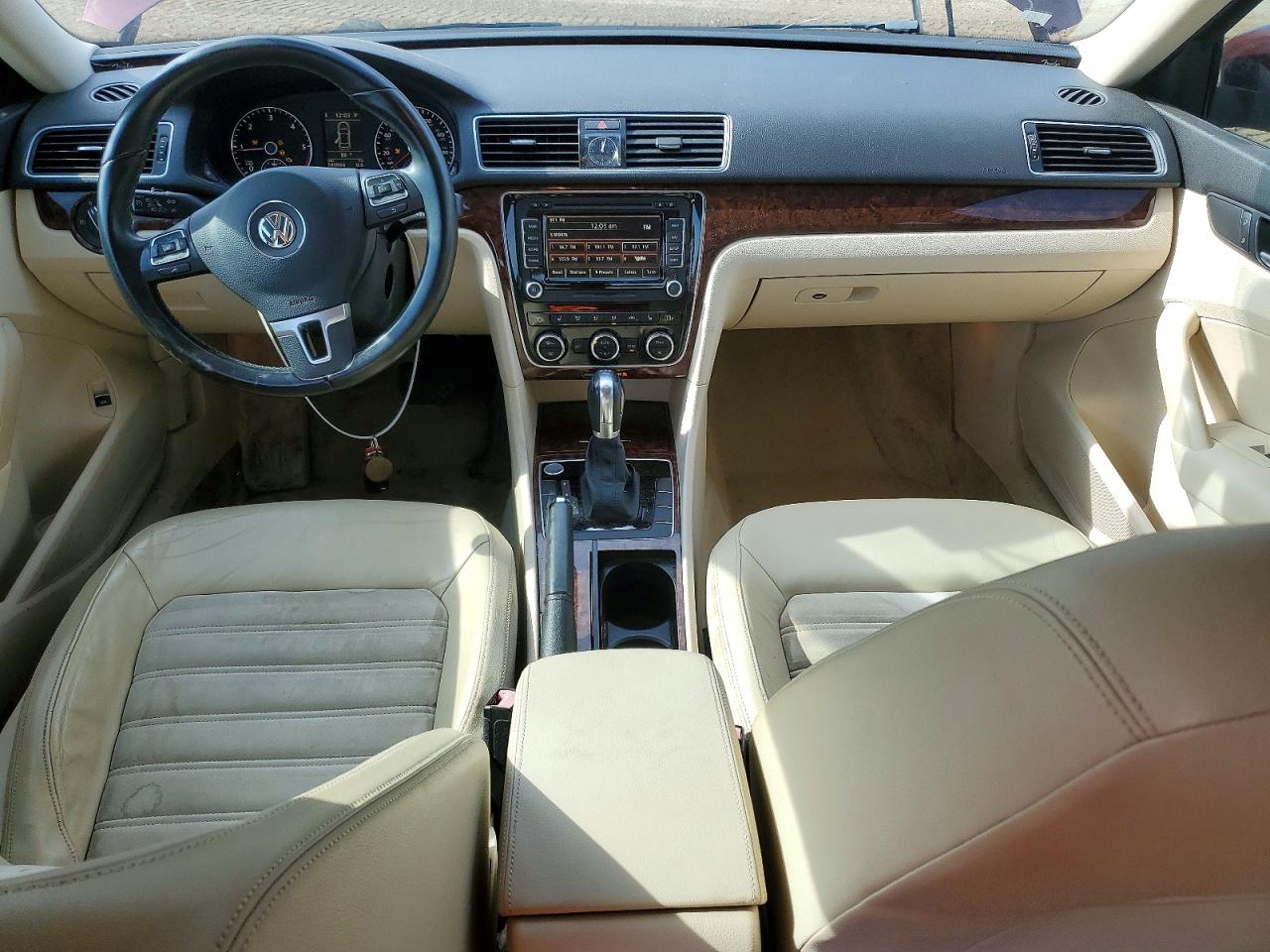 Volkswagen Passat Sel