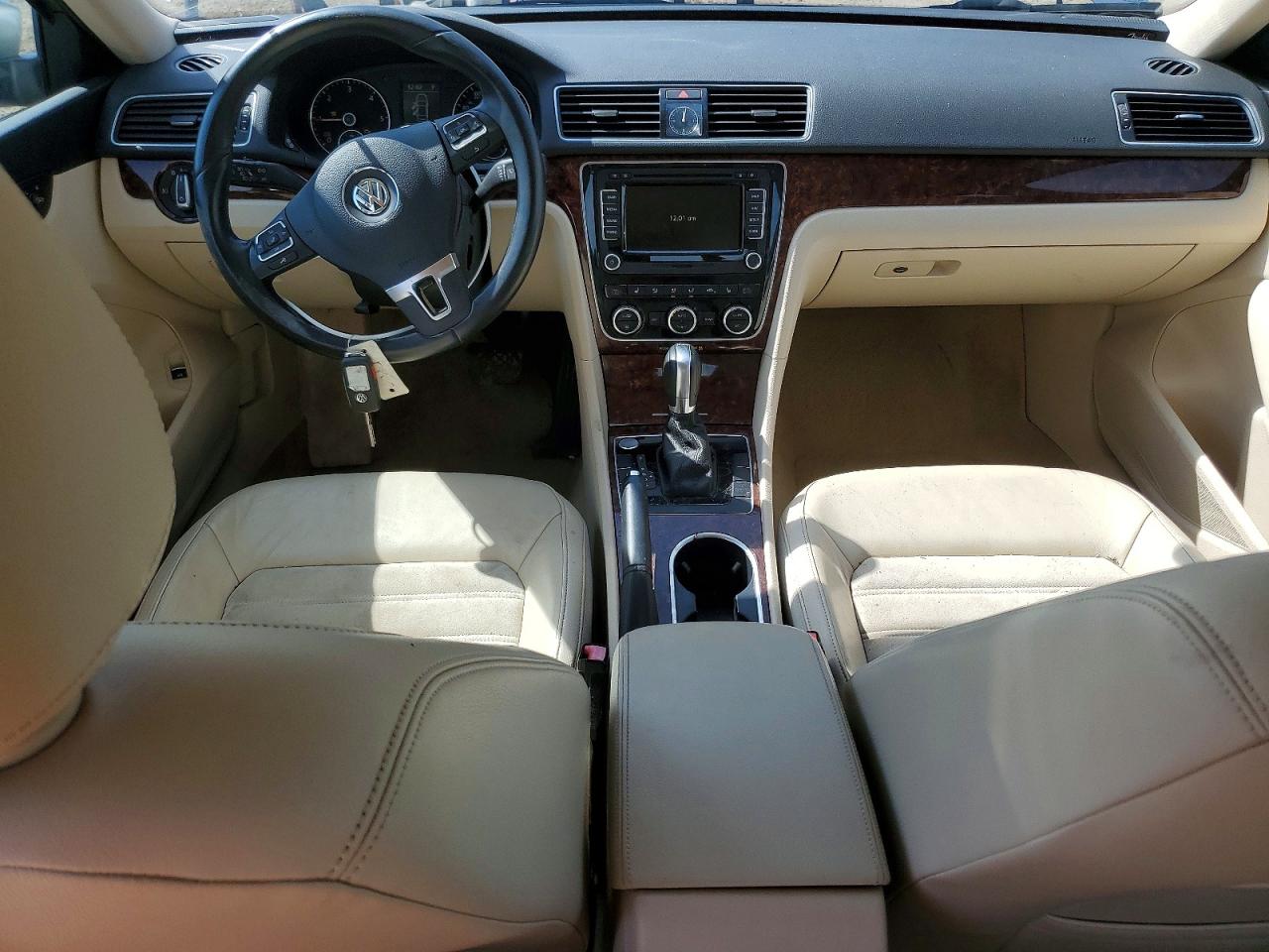 Volkswagen Passat Sel