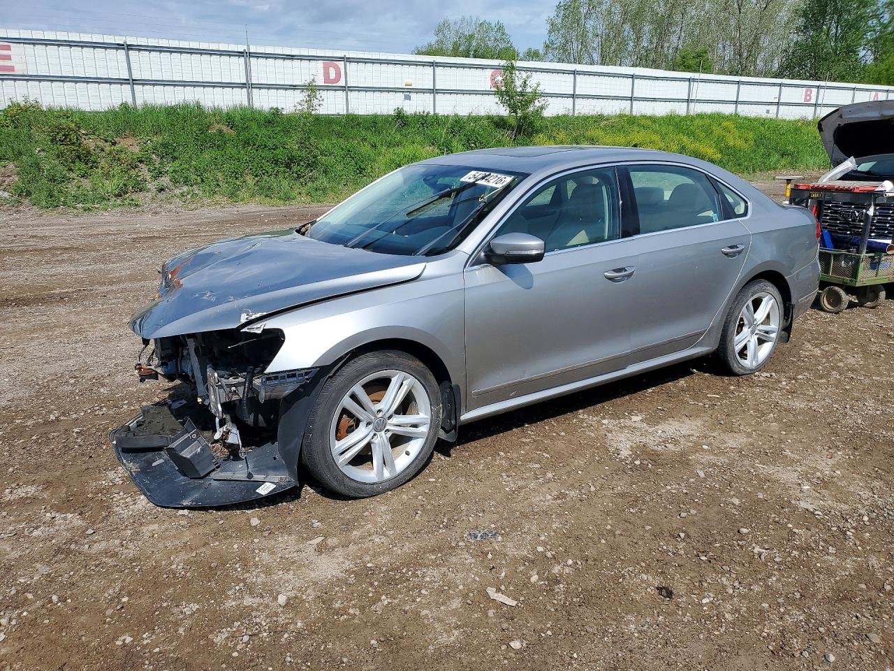 Salvage Volkswagen Passat Image