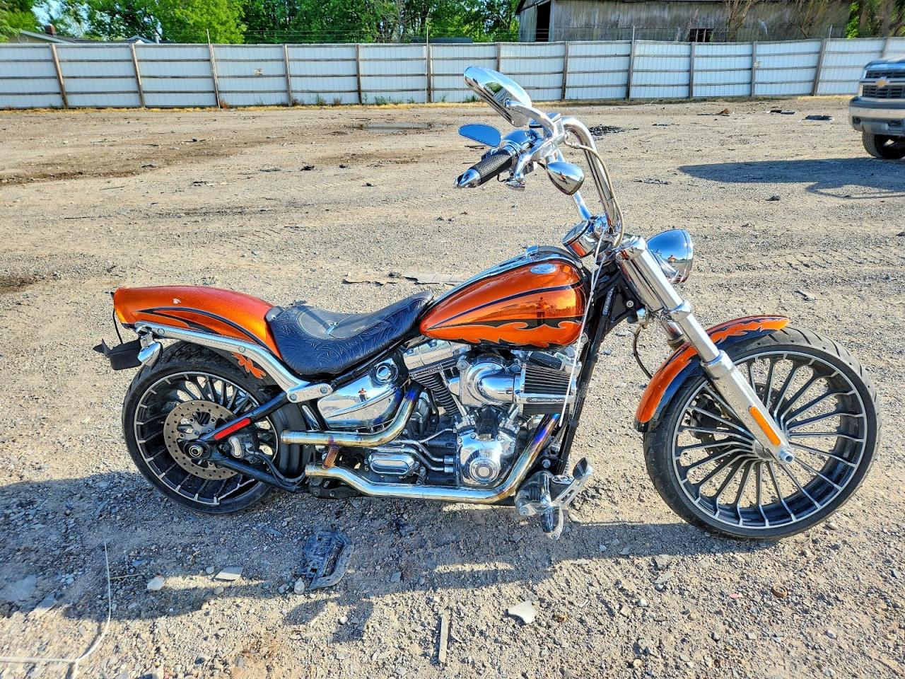 Salvage Harley-Davidson Fxsbse Image