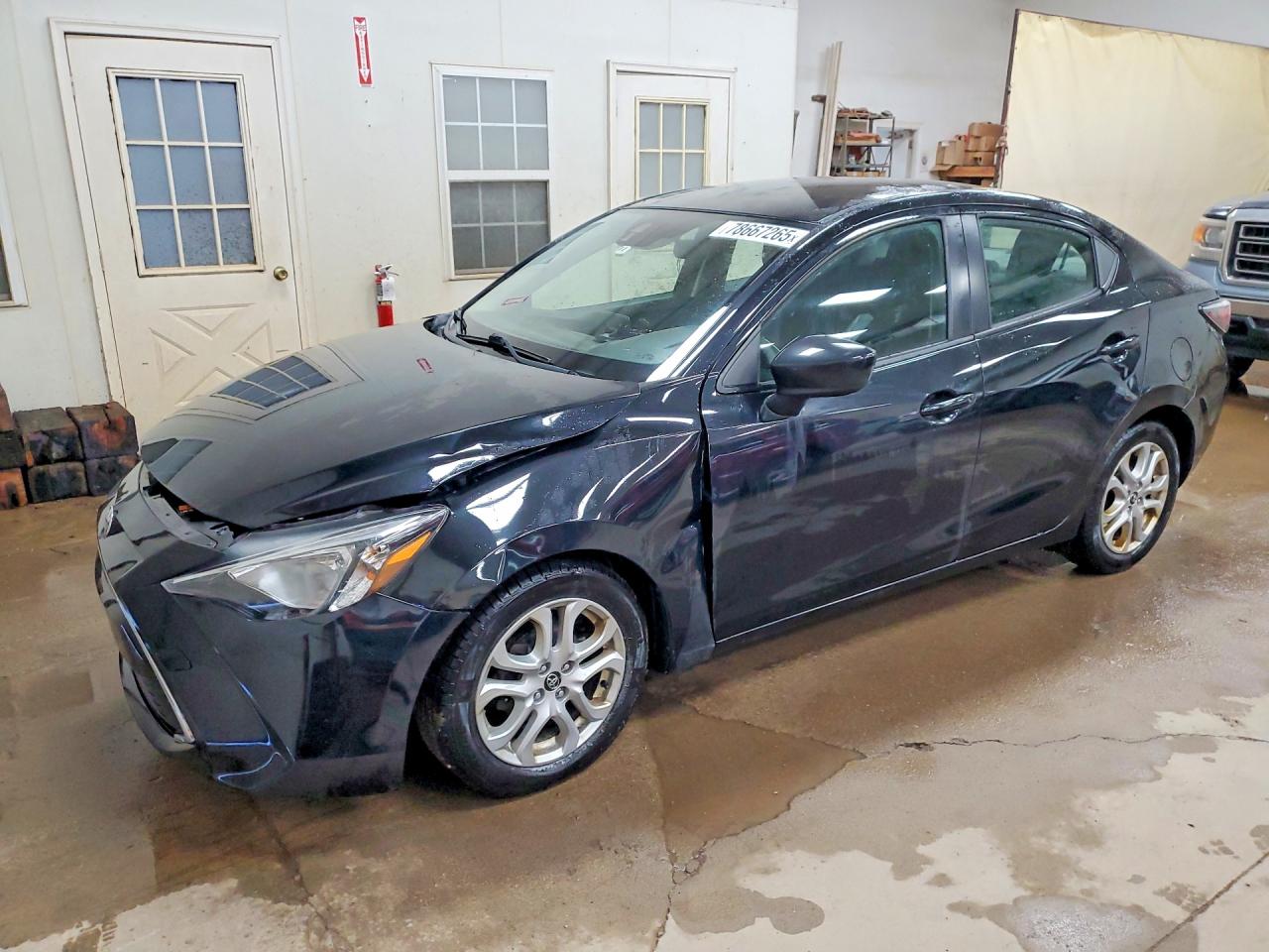 Salvage Toyota Yaris Image
