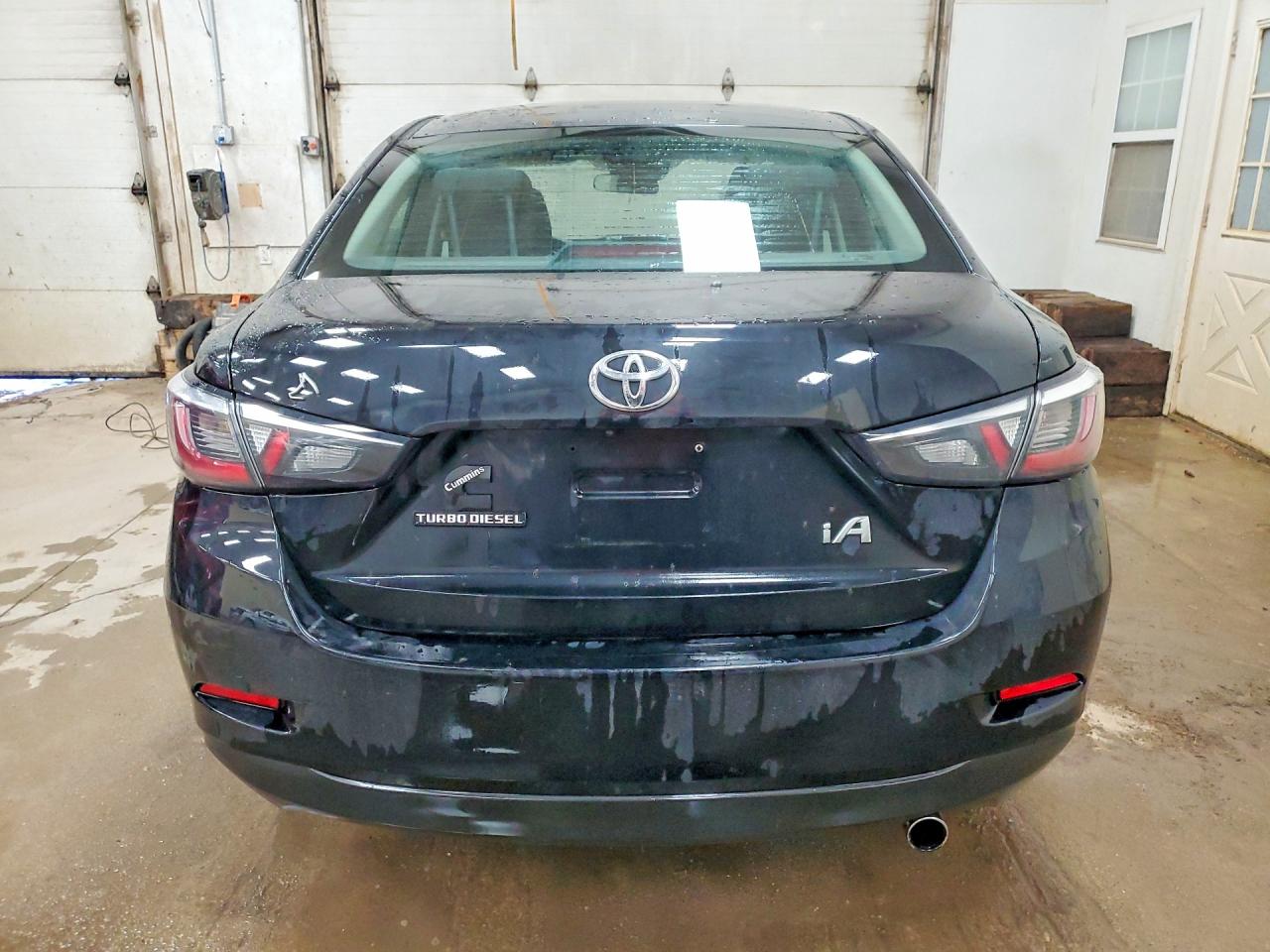 Toyota Yaris Base