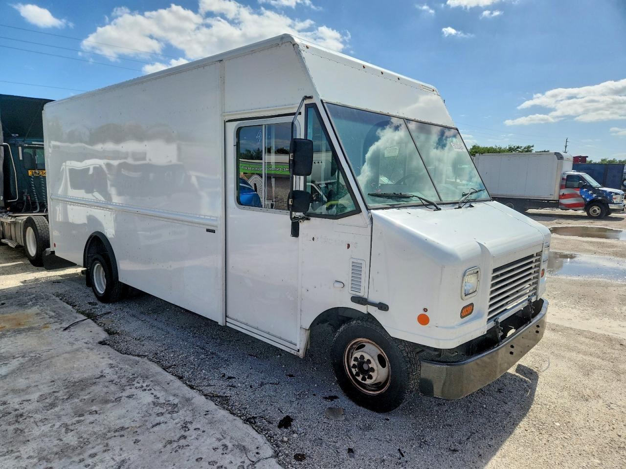 Salvage Ford Econoline Image
