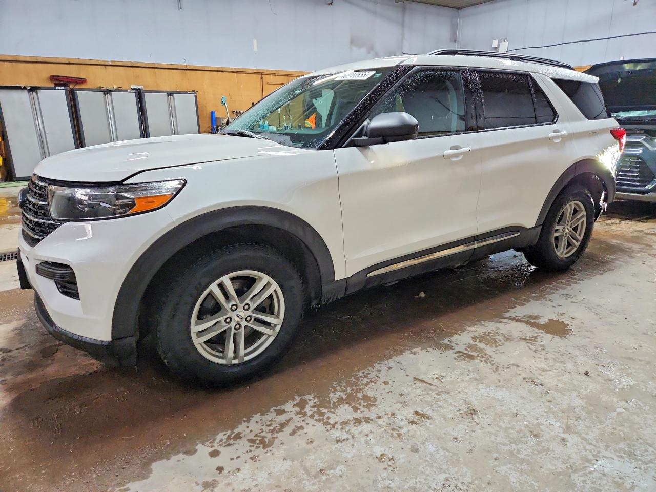 Salvage Ford Explorer Image