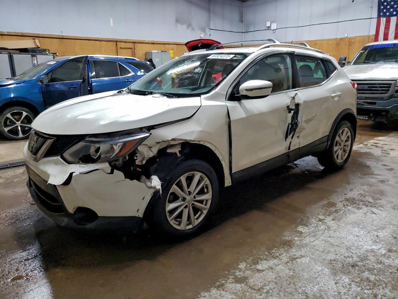 Salvage Nissan Rogue Image