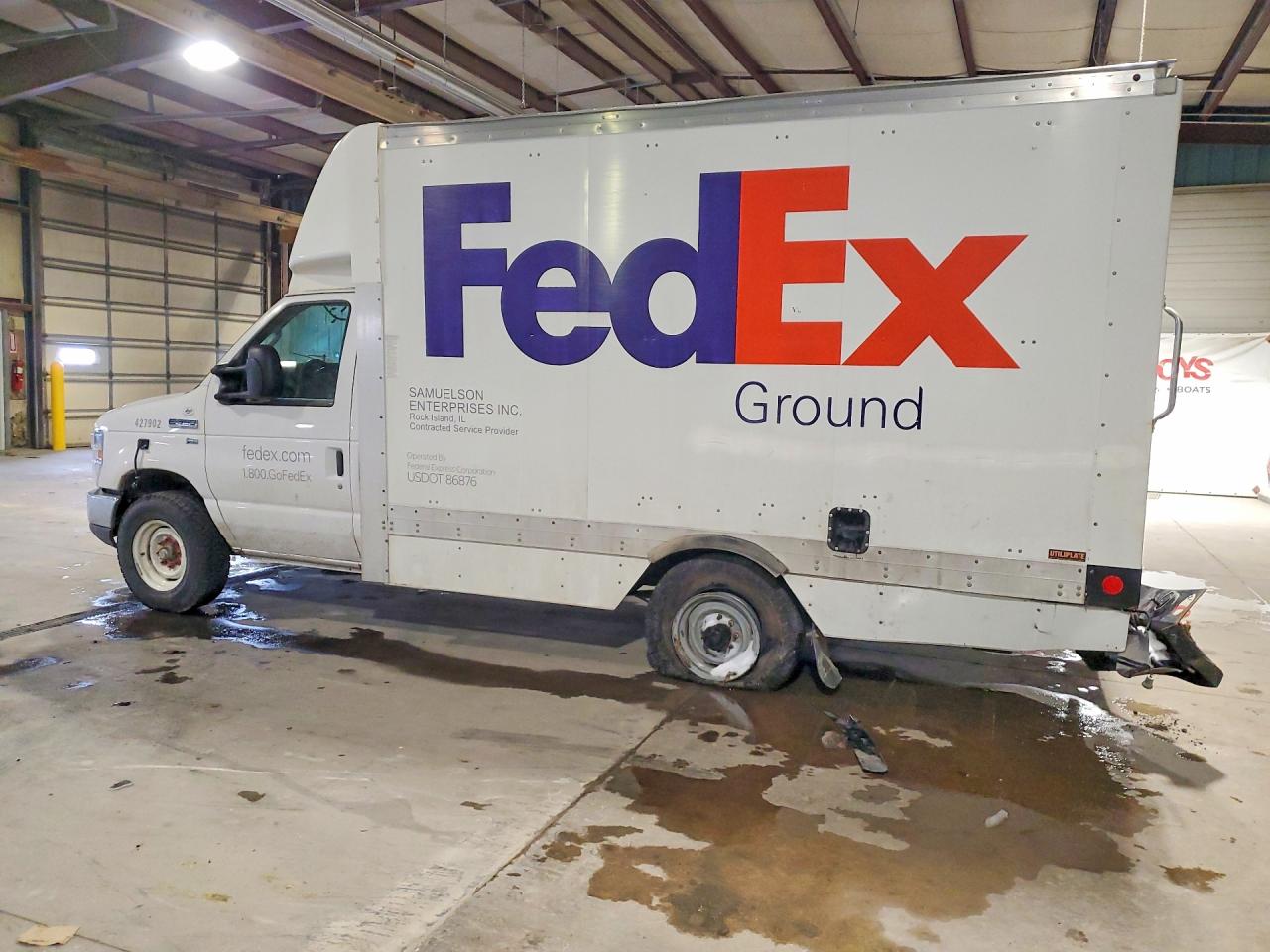Ford Econoline E350 Super Duty Cutaway Van