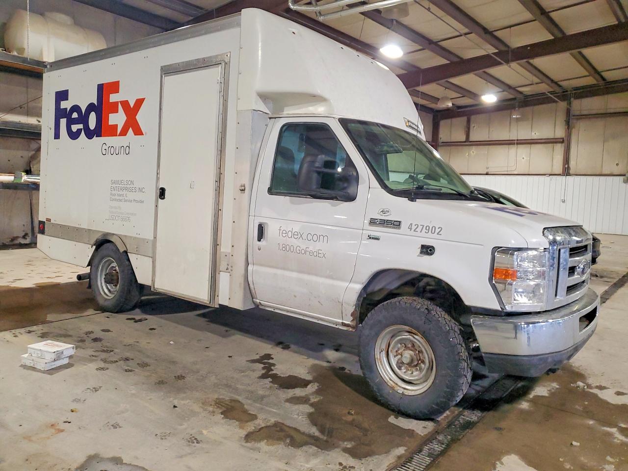 Ford Econoline E350 Super Duty Cutaway Van