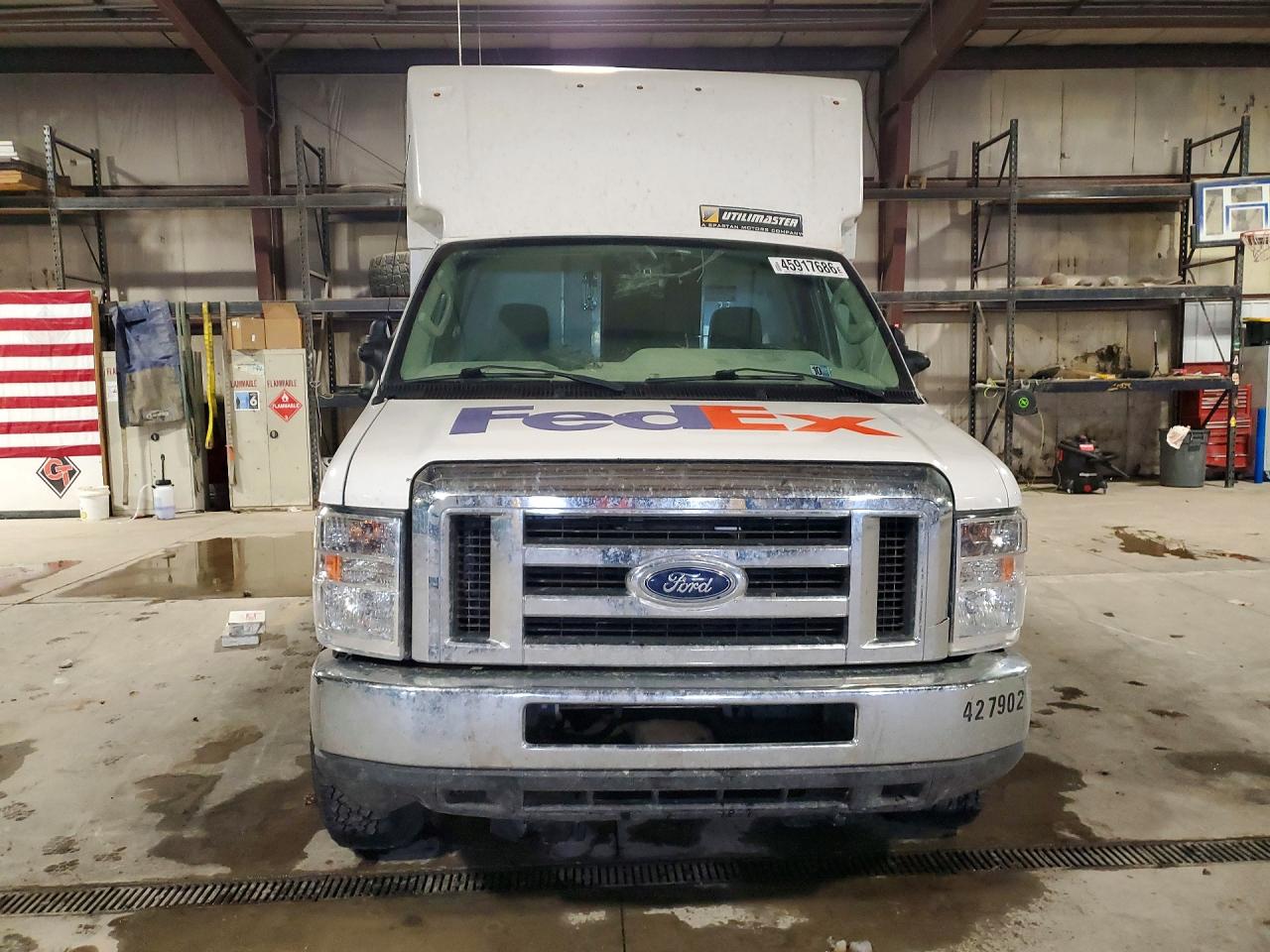 Ford Econoline E350 Super Duty Cutaway Van
