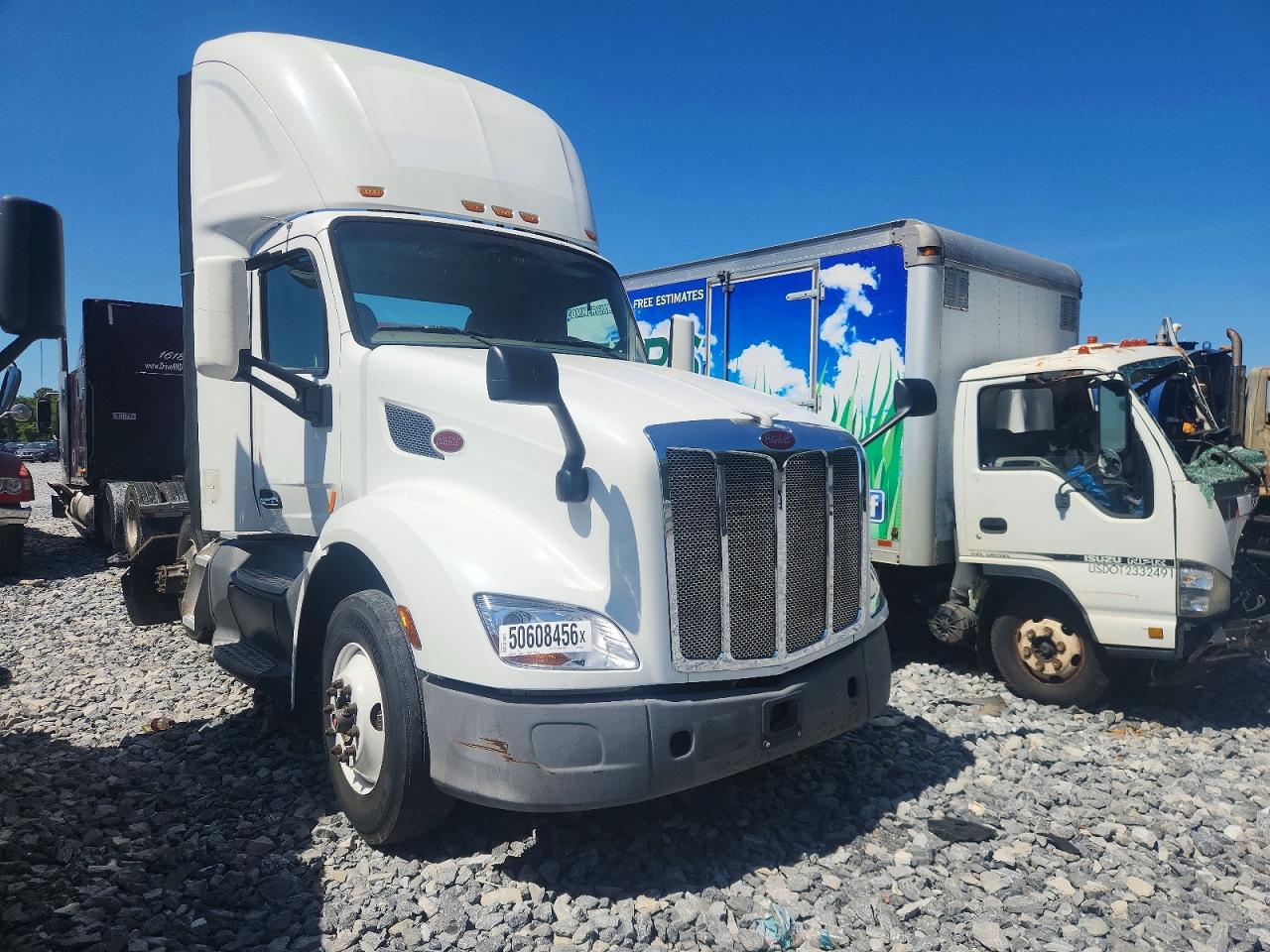 Salvage Peterbilt 579 Image