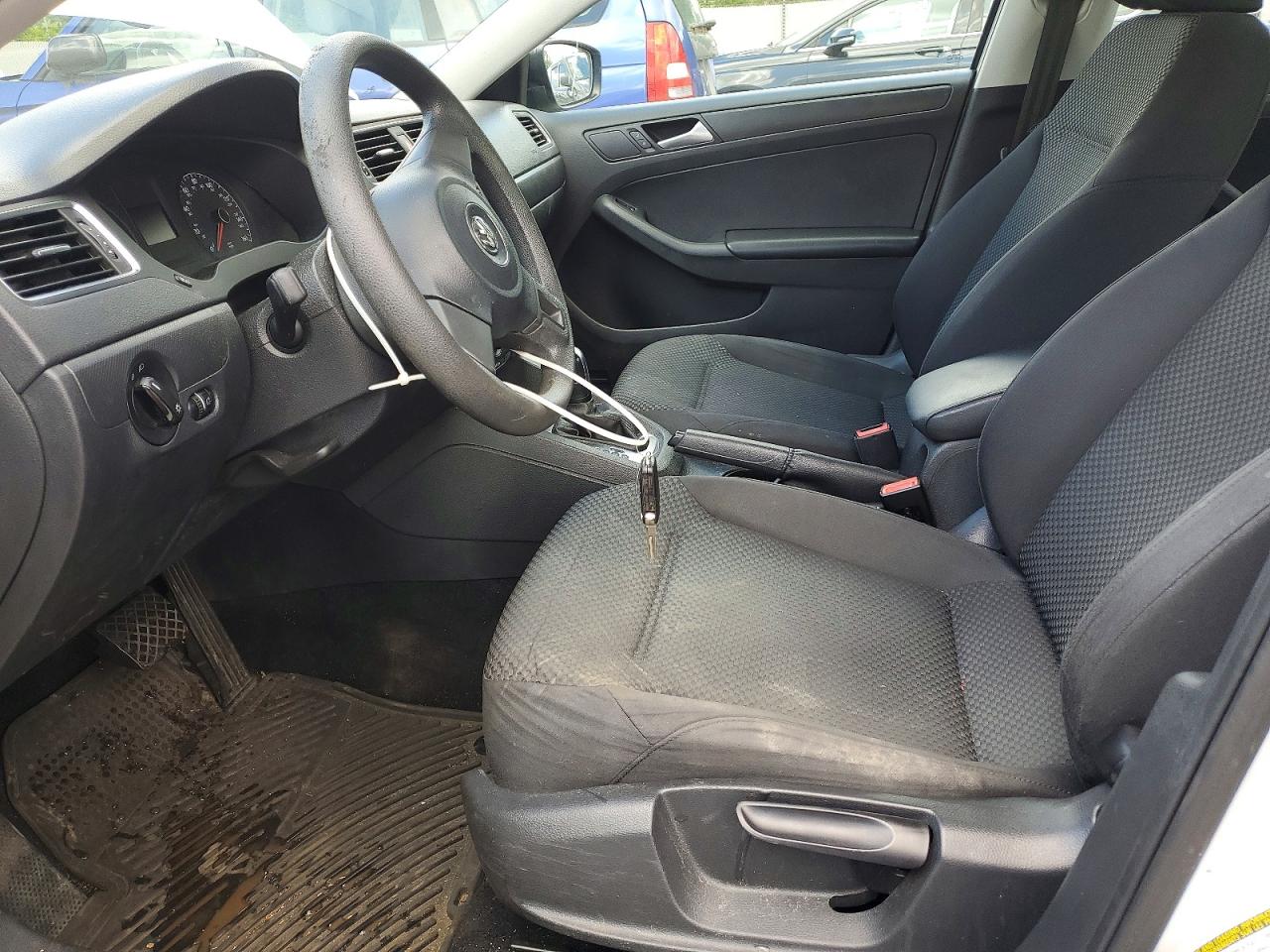 Volkswagen Jetta Base