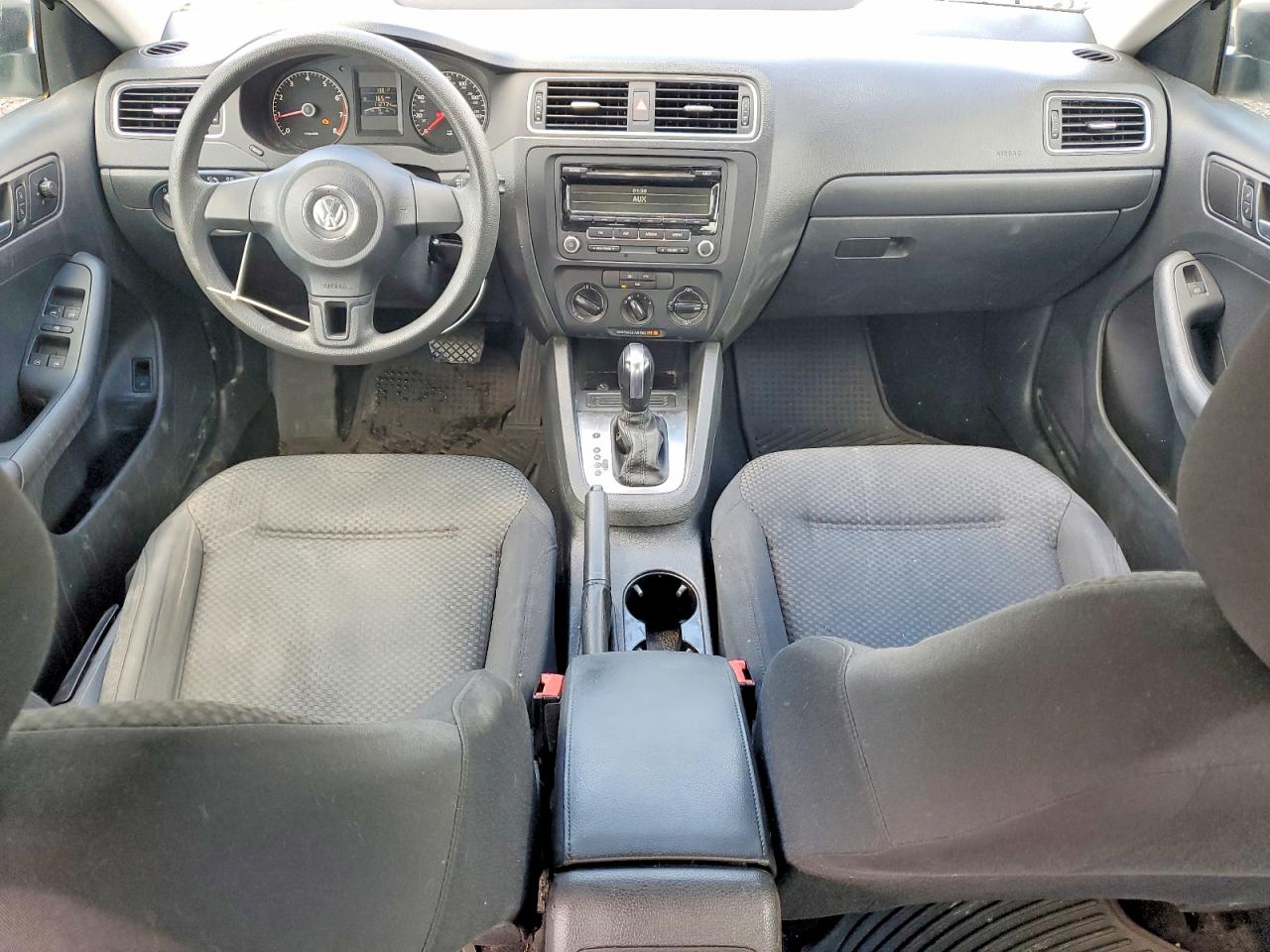 Volkswagen Jetta Base