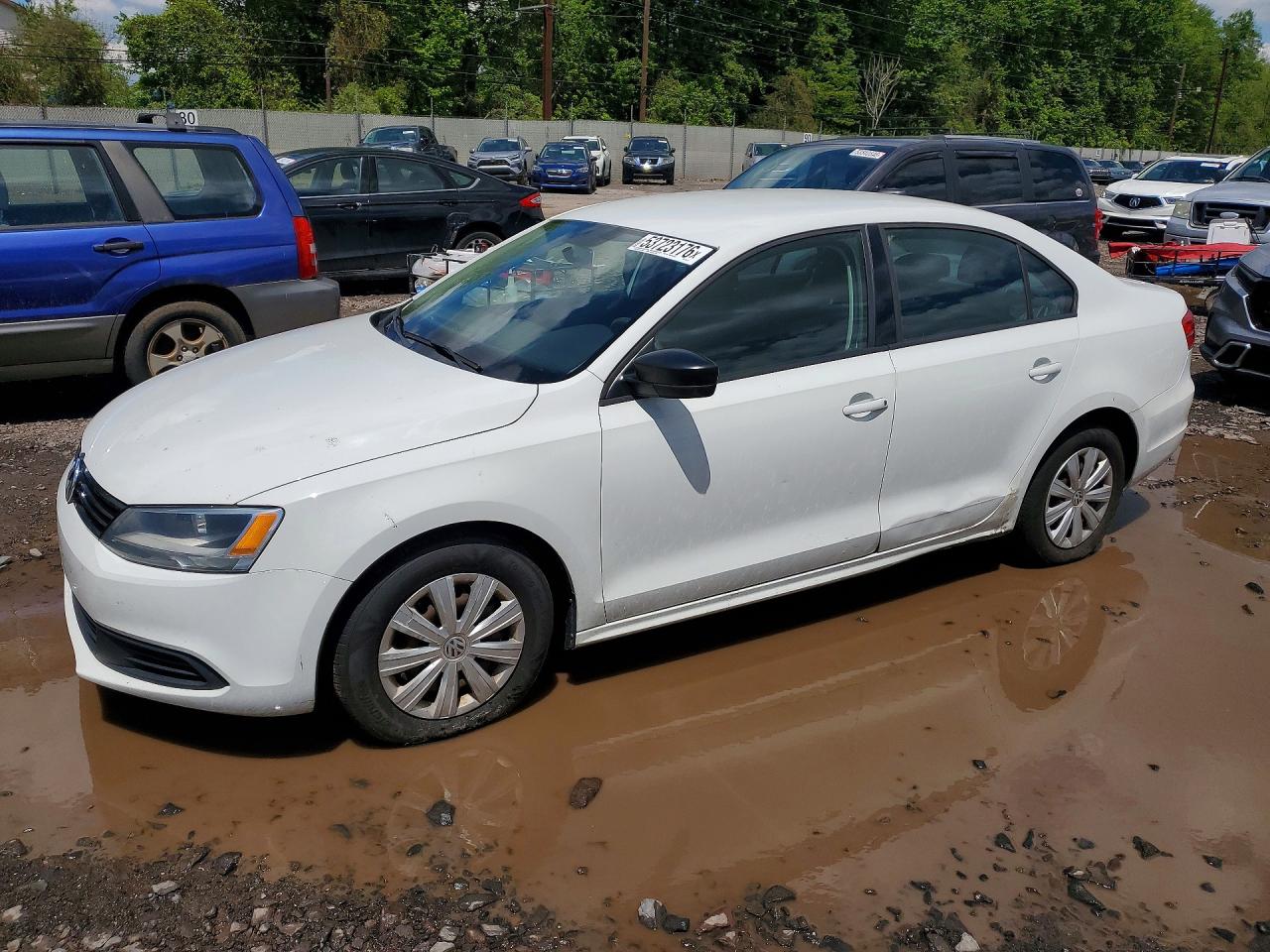 Salvage Volkswagen Jetta Image