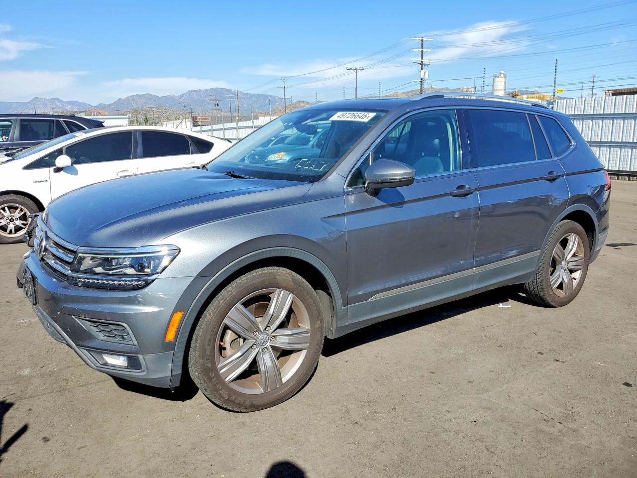 Salvage Volkswagen Tiguan Image