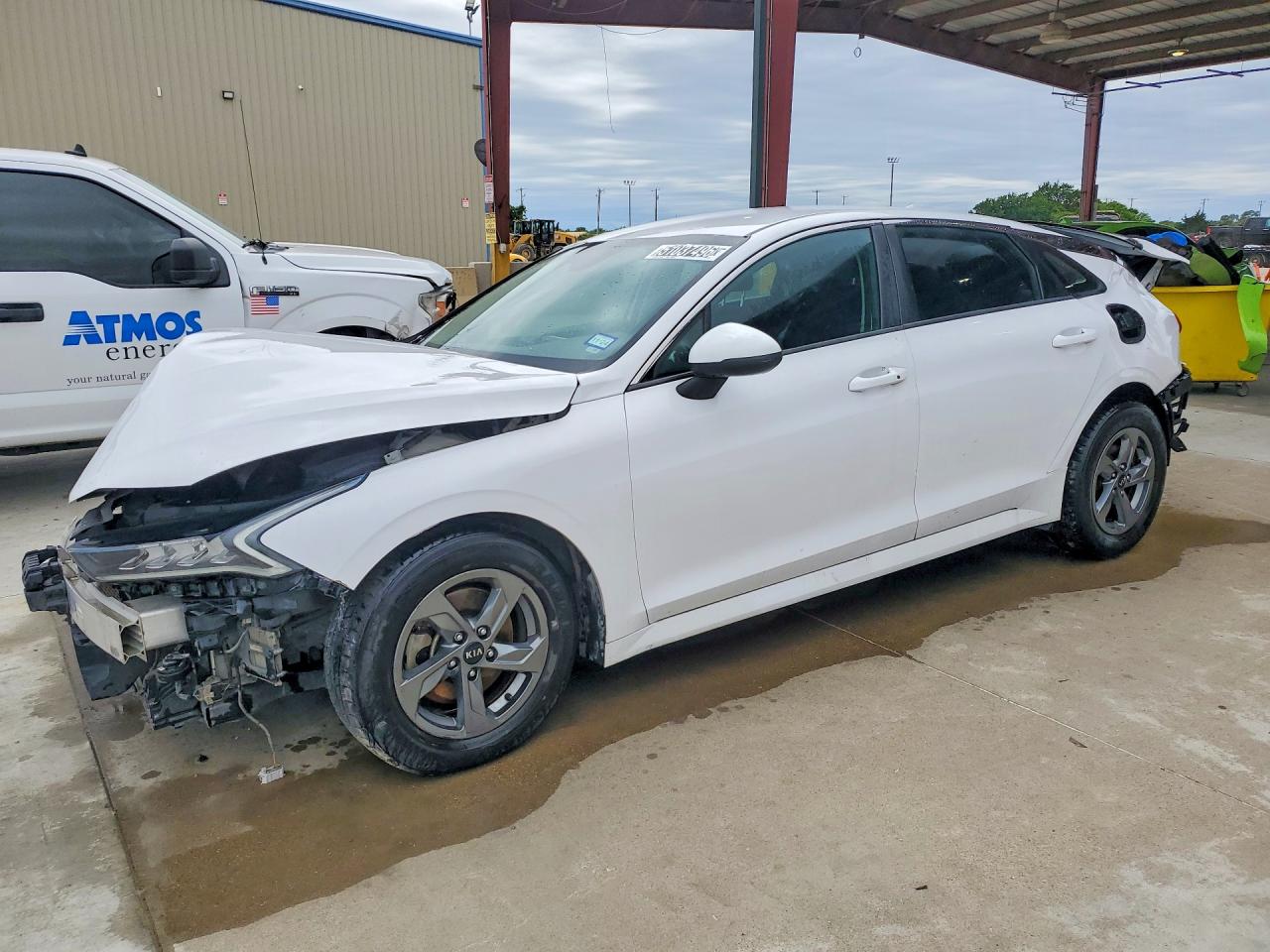 Salvage Kia K5 Image
