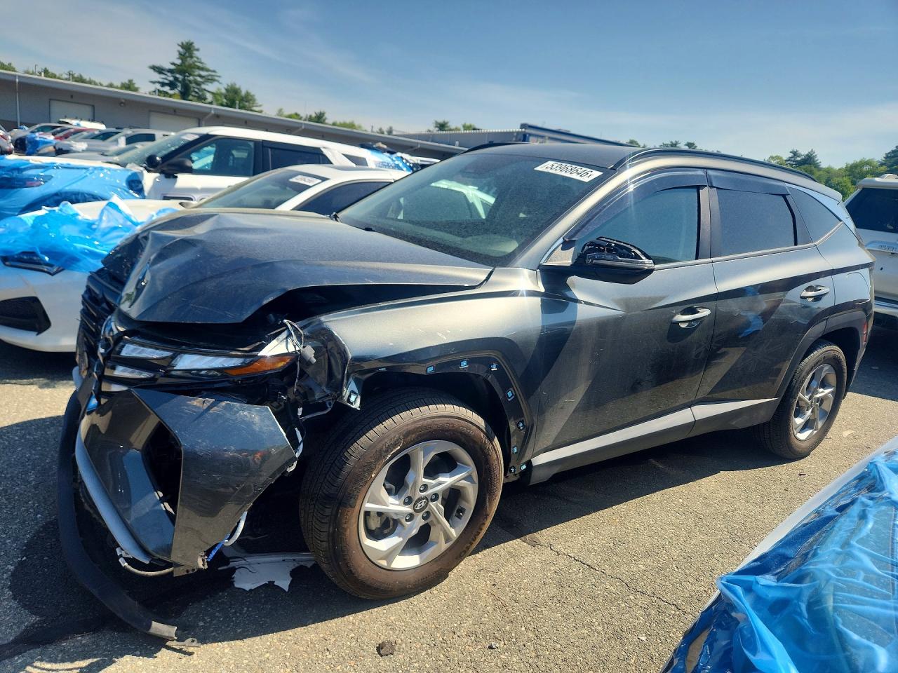 Salvage Hyundai TUCSON Image