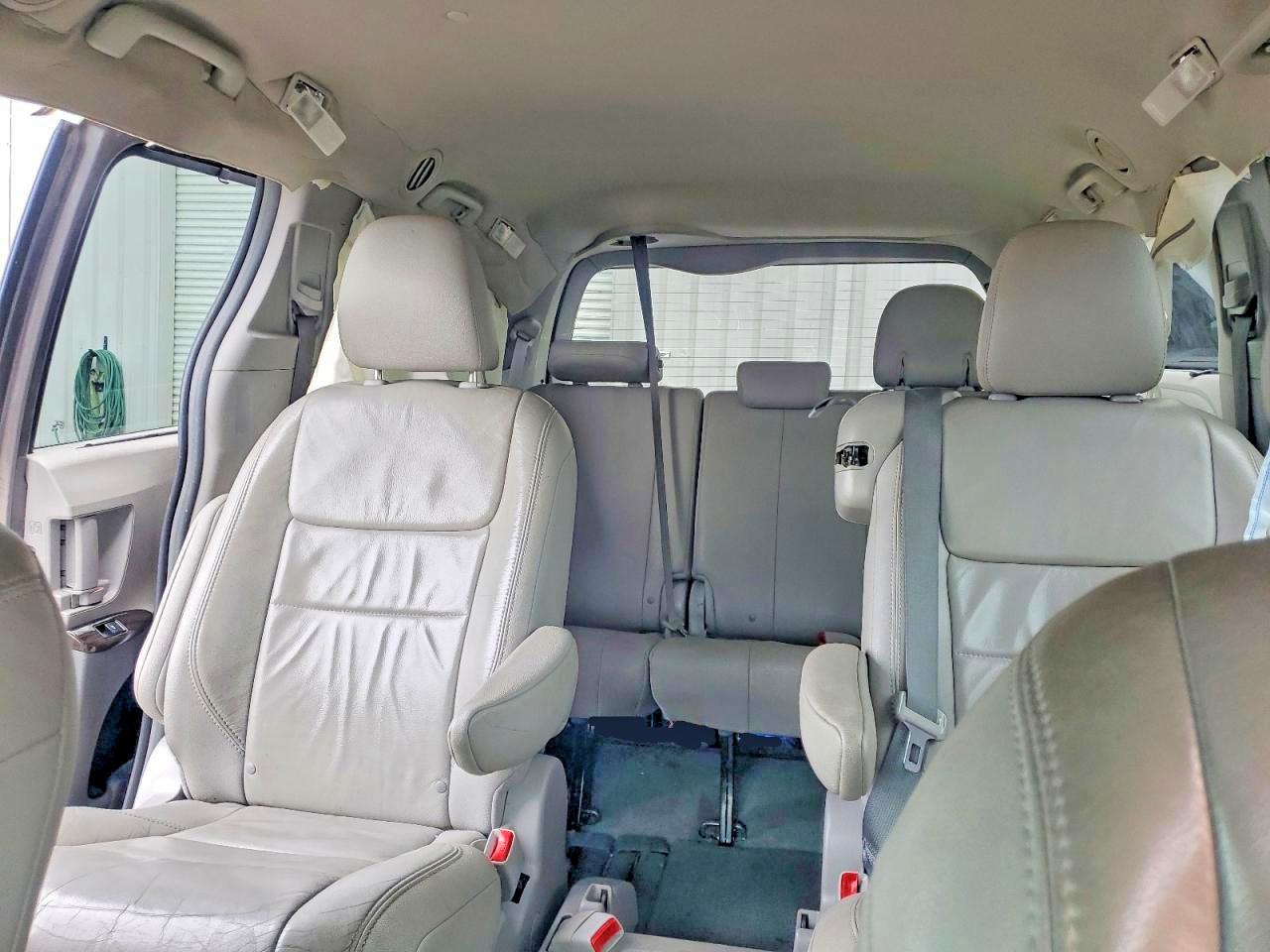 Toyota Sienna Xle 8-passenger