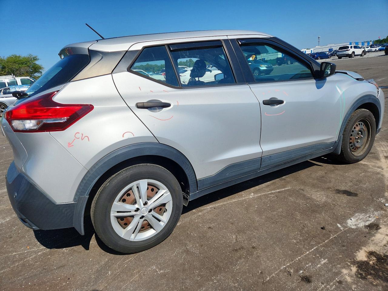 Nissan Kicks S