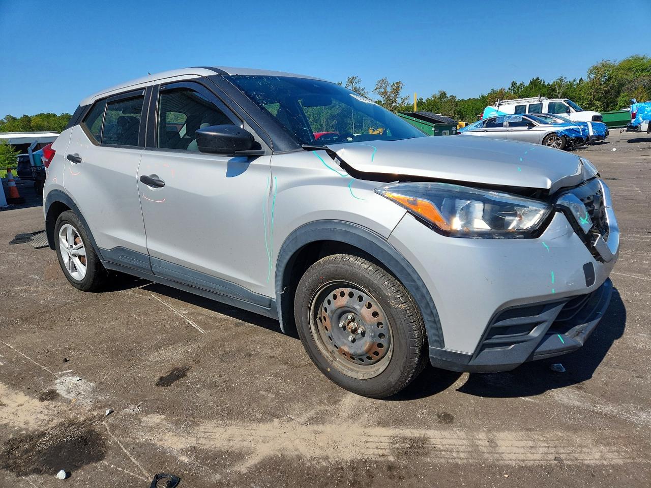 Nissan Kicks S