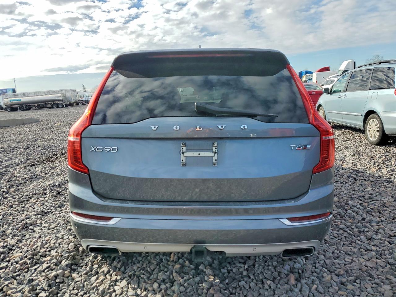 Volvo XC90 T6