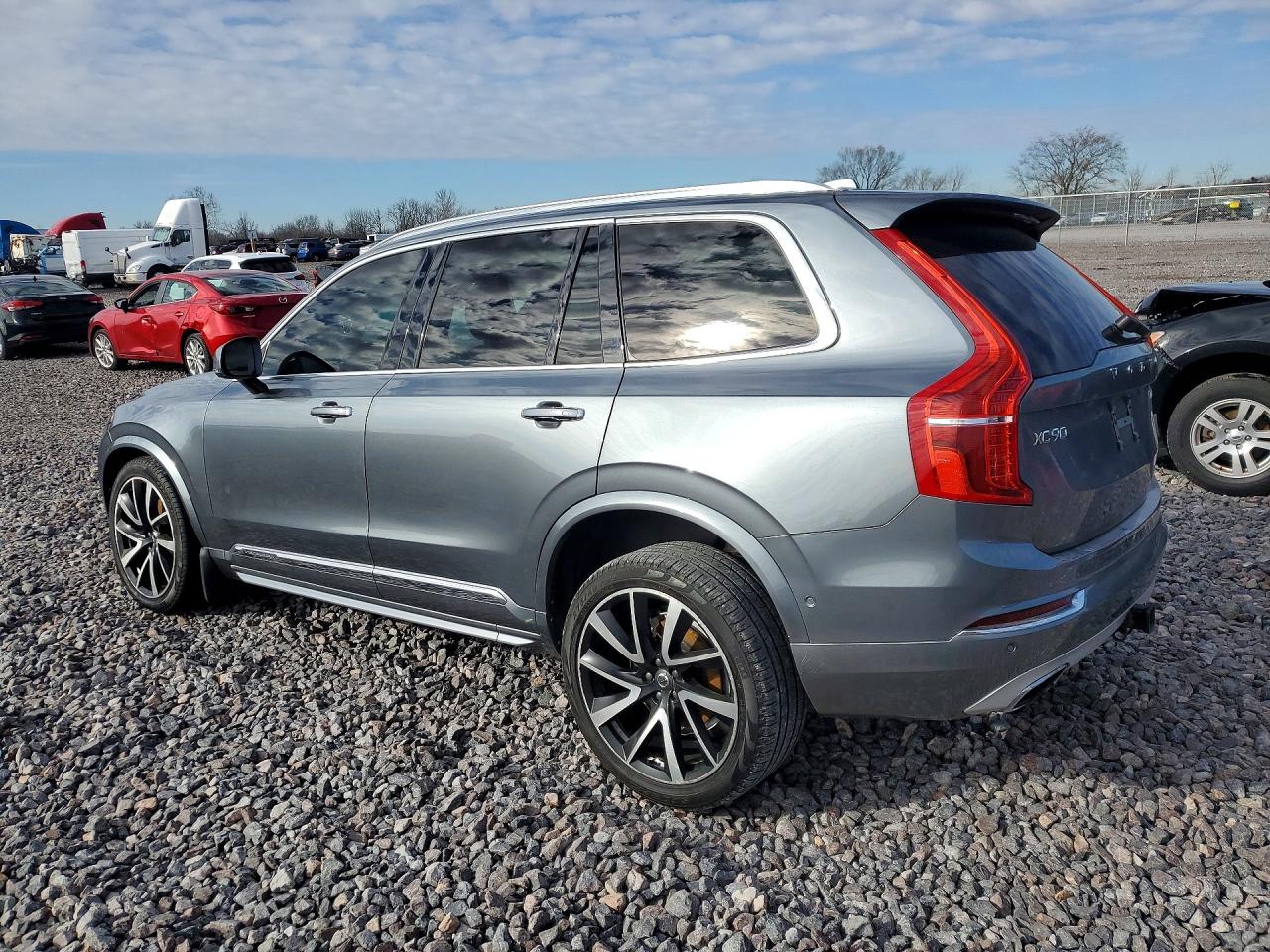 Volvo XC90 T6