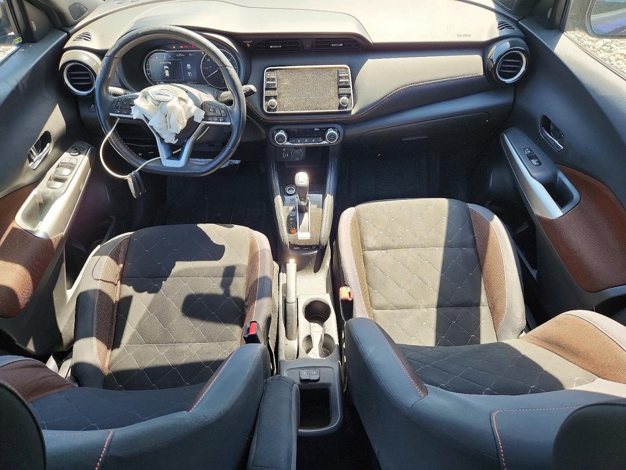 Nissan Kicks Sr