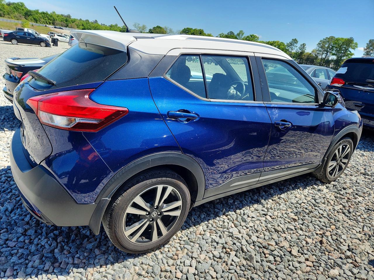 Nissan Kicks Sr