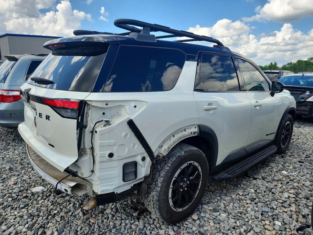 Nissan Pathfinder Rock Creek