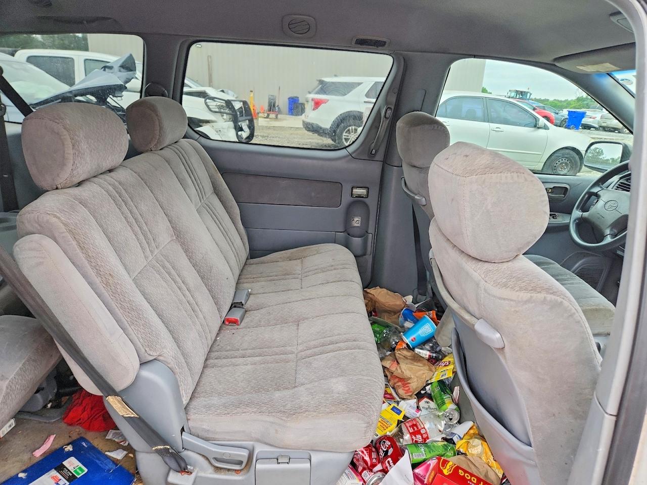 Toyota Sienna Ce