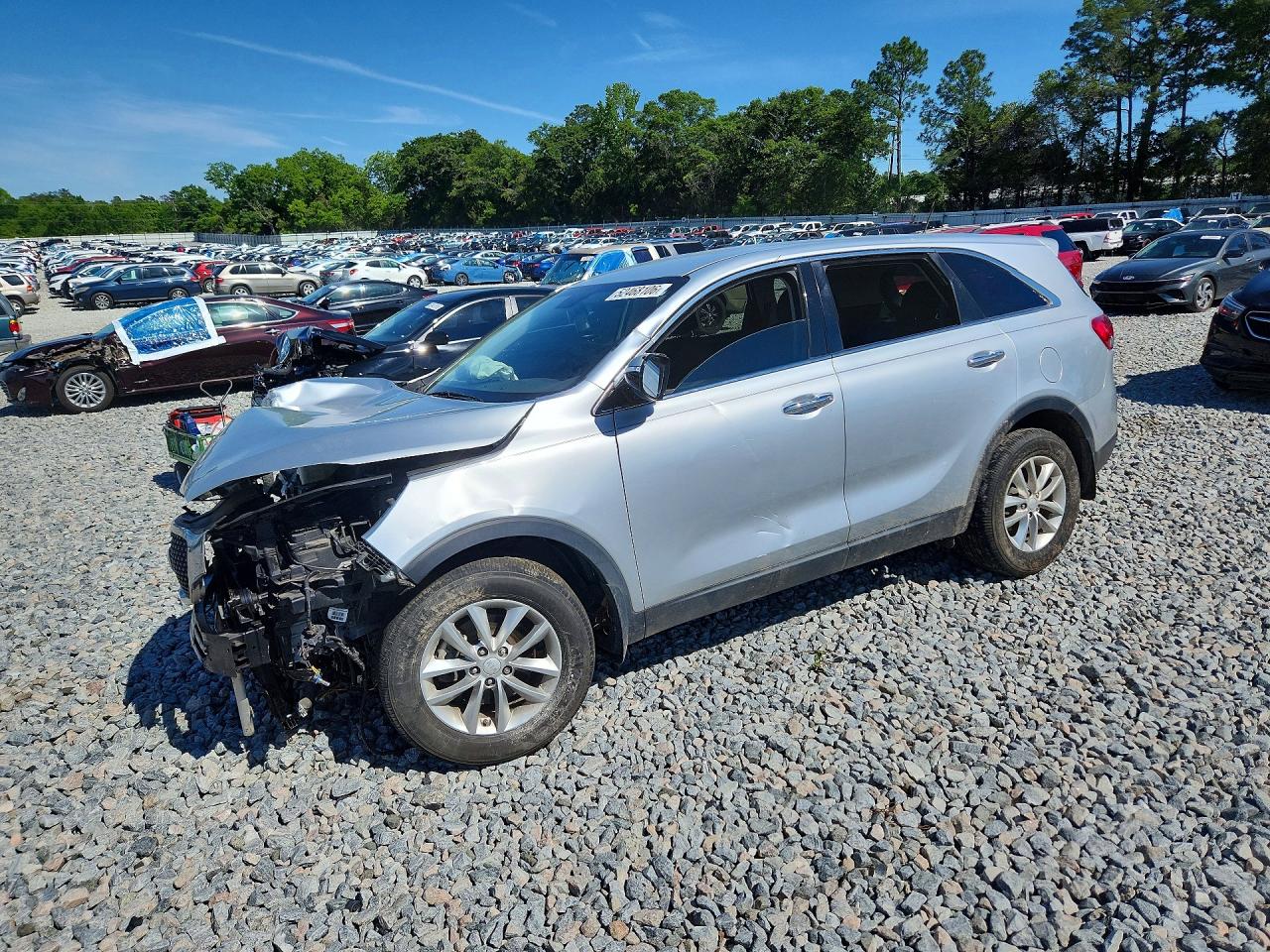 Salvage Kia Sorento Image