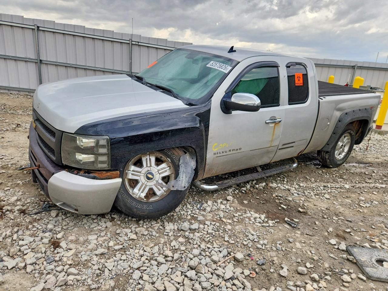 Salvage Chevrolet Silverado Image