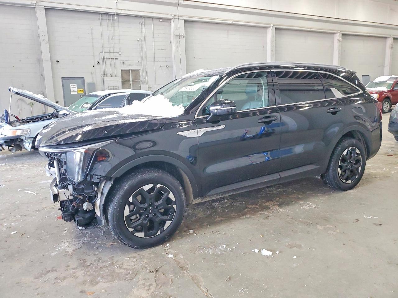 Salvage Kia Sorento Image