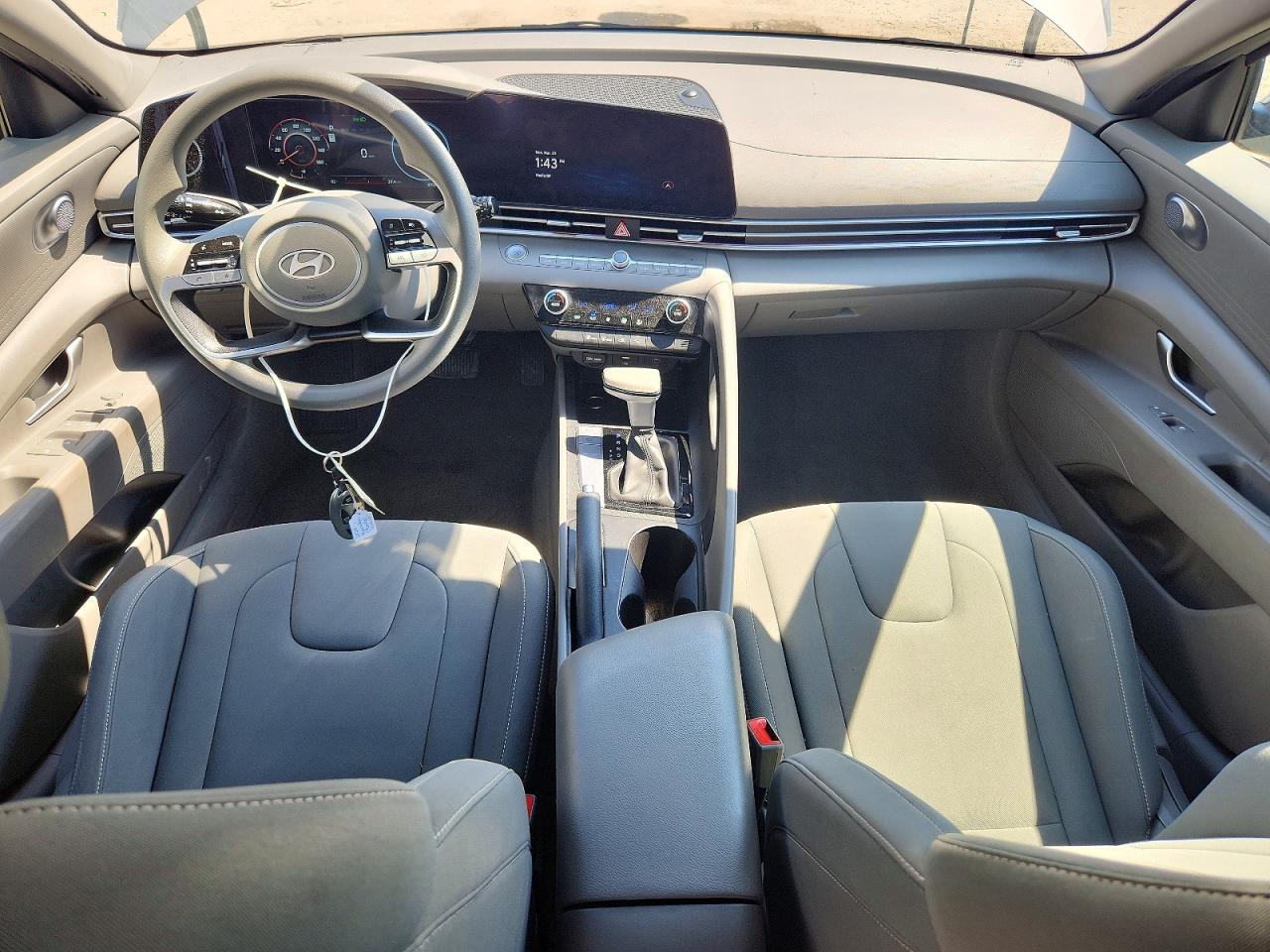 Hyundai ELANTRA Sel
