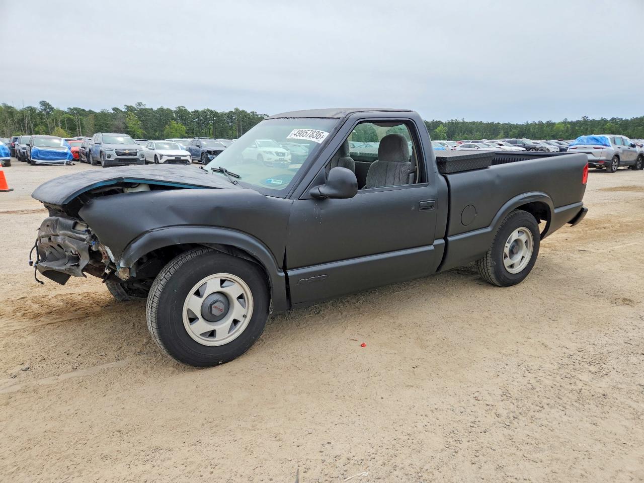 Salvage GMC Sonoma Image