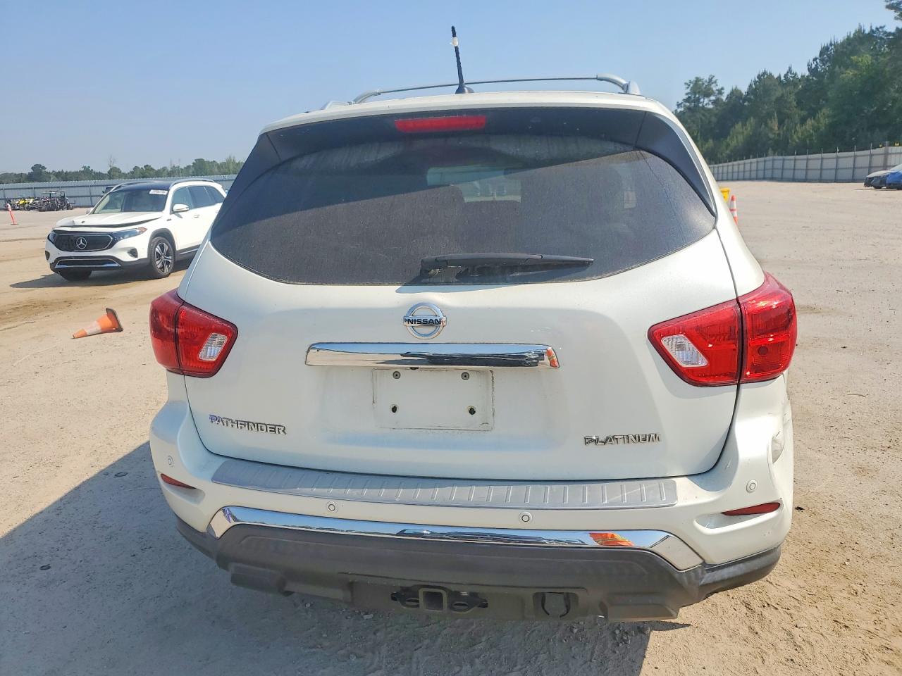 Nissan Pathfinder Platinum