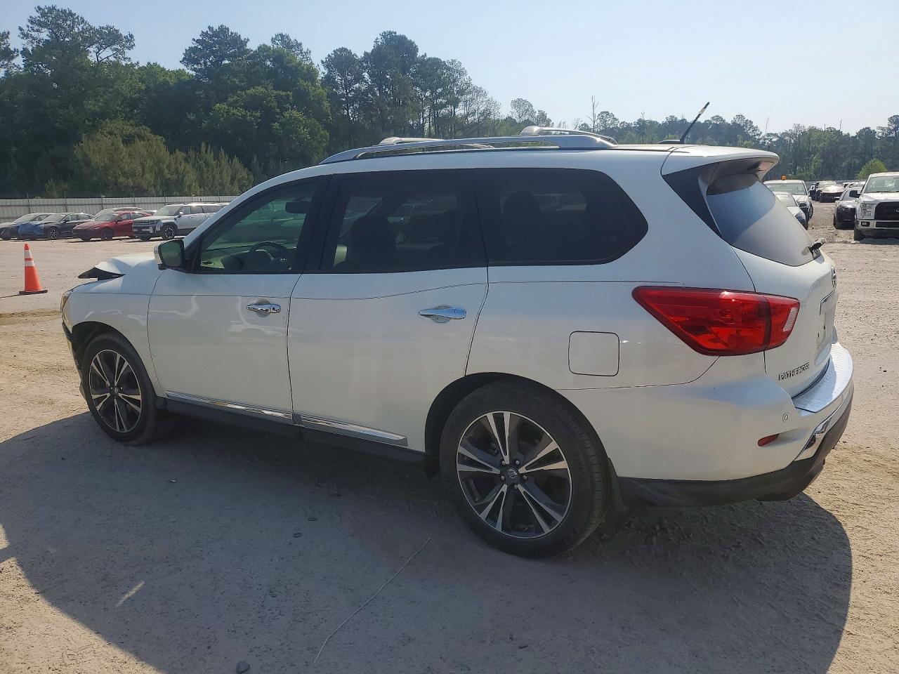 Nissan Pathfinder Platinum