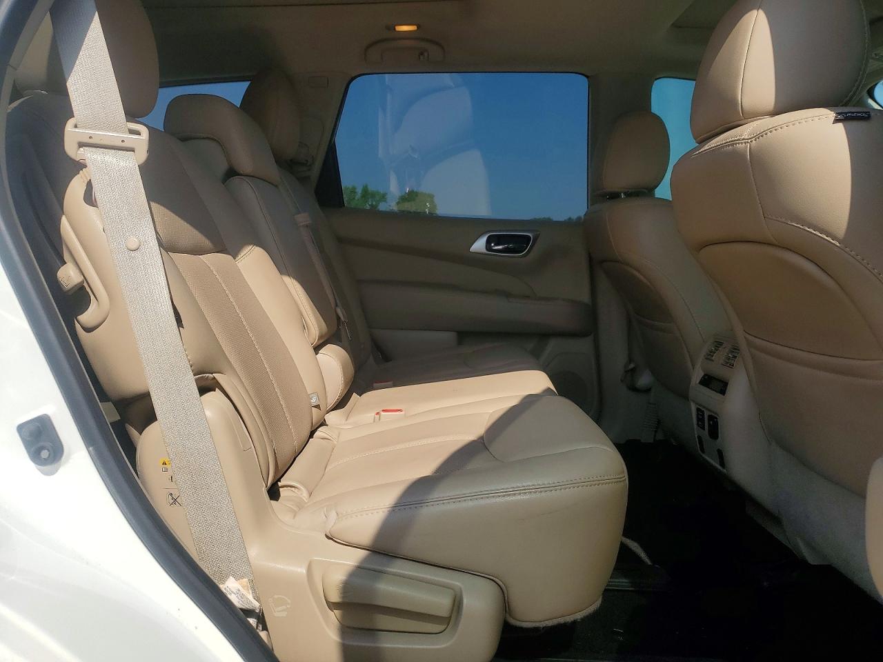 Nissan Pathfinder Platinum