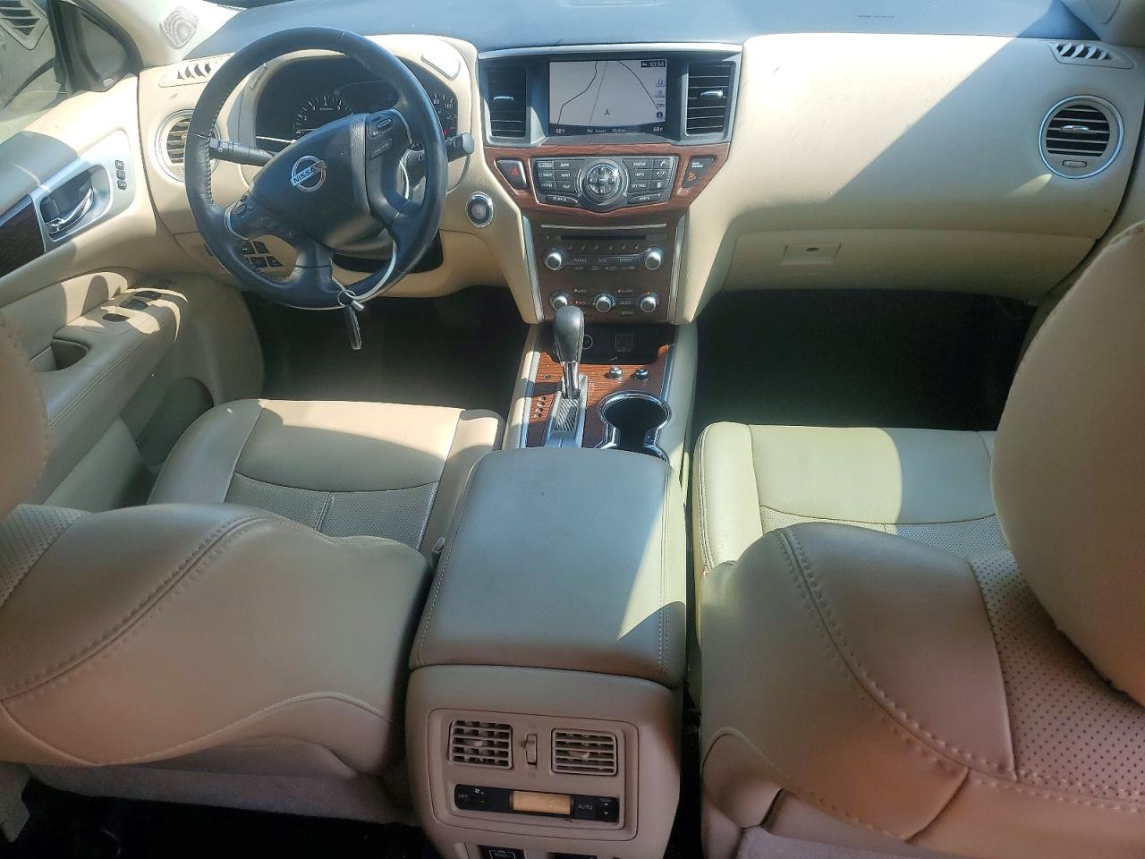 Nissan Pathfinder Platinum