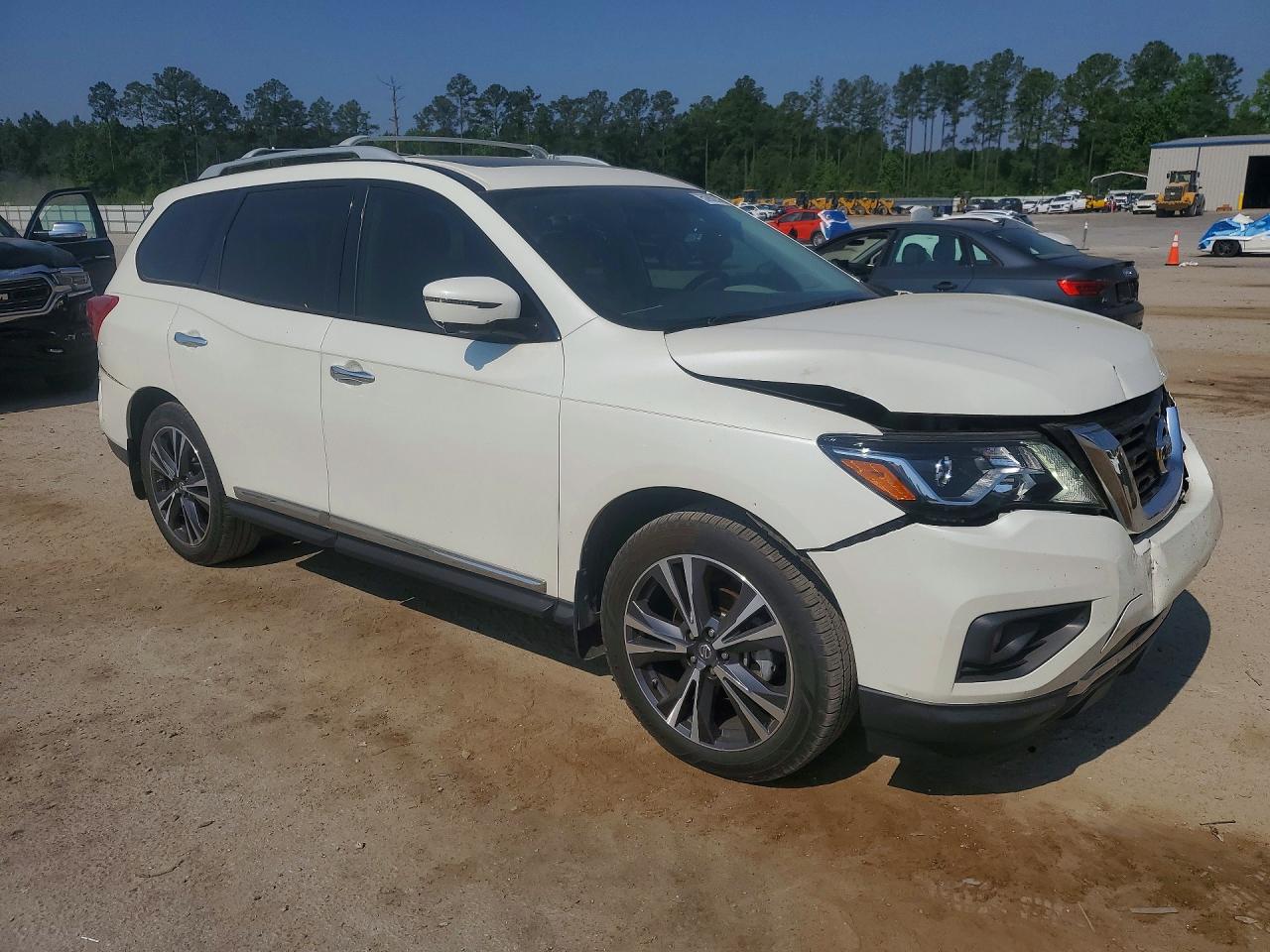 Nissan Pathfinder Platinum