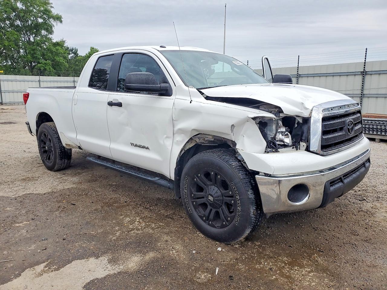 Toyota Tundra Double Cab Sr5